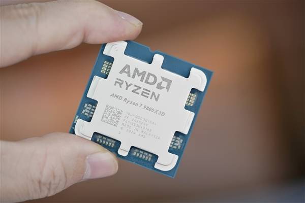 电竞选手吐槽比赛设备：除了9800X3D其他都不太行！