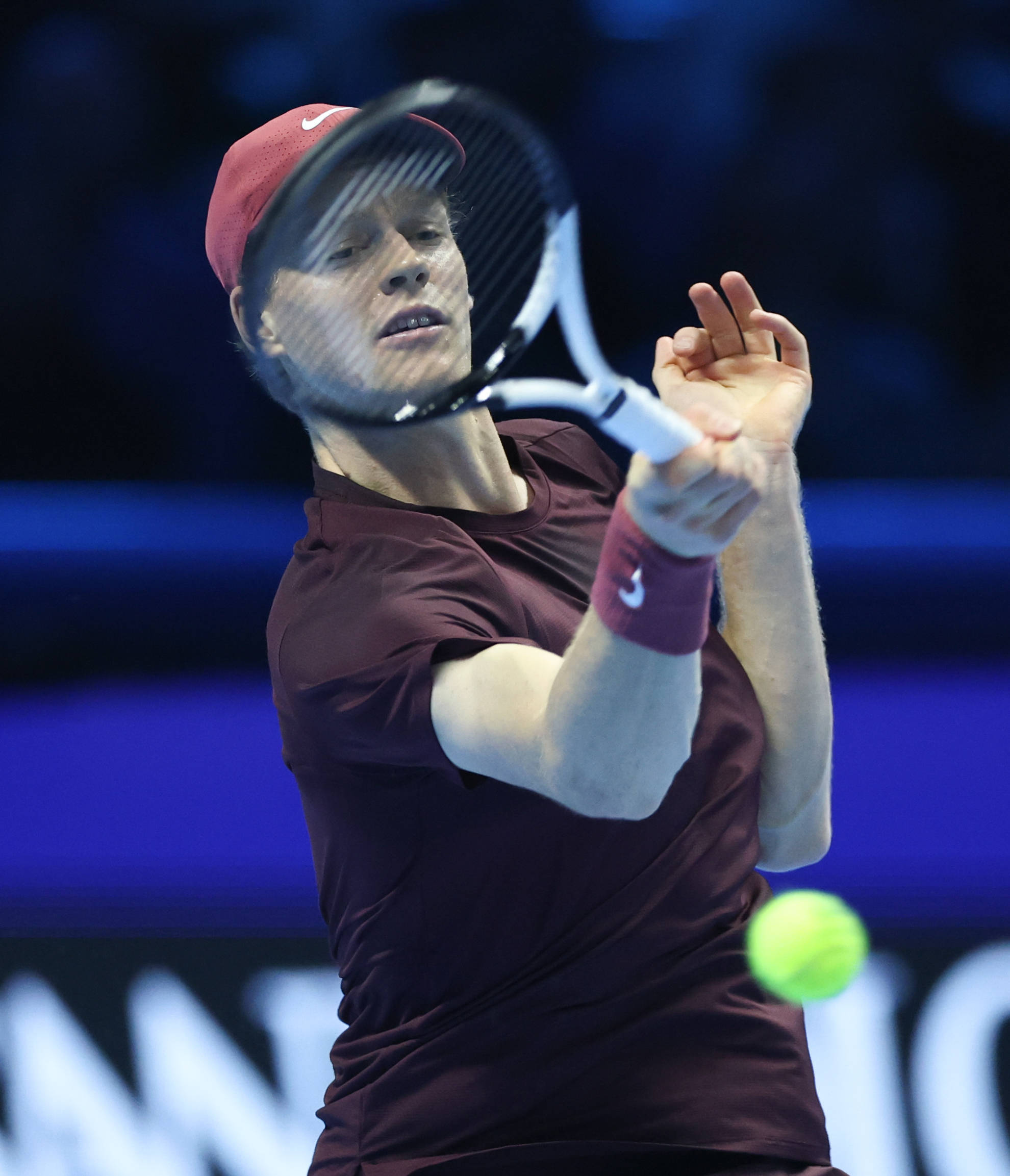 （体育）网球——ATP年终总决赛半决赛：辛纳胜德米纳尔
